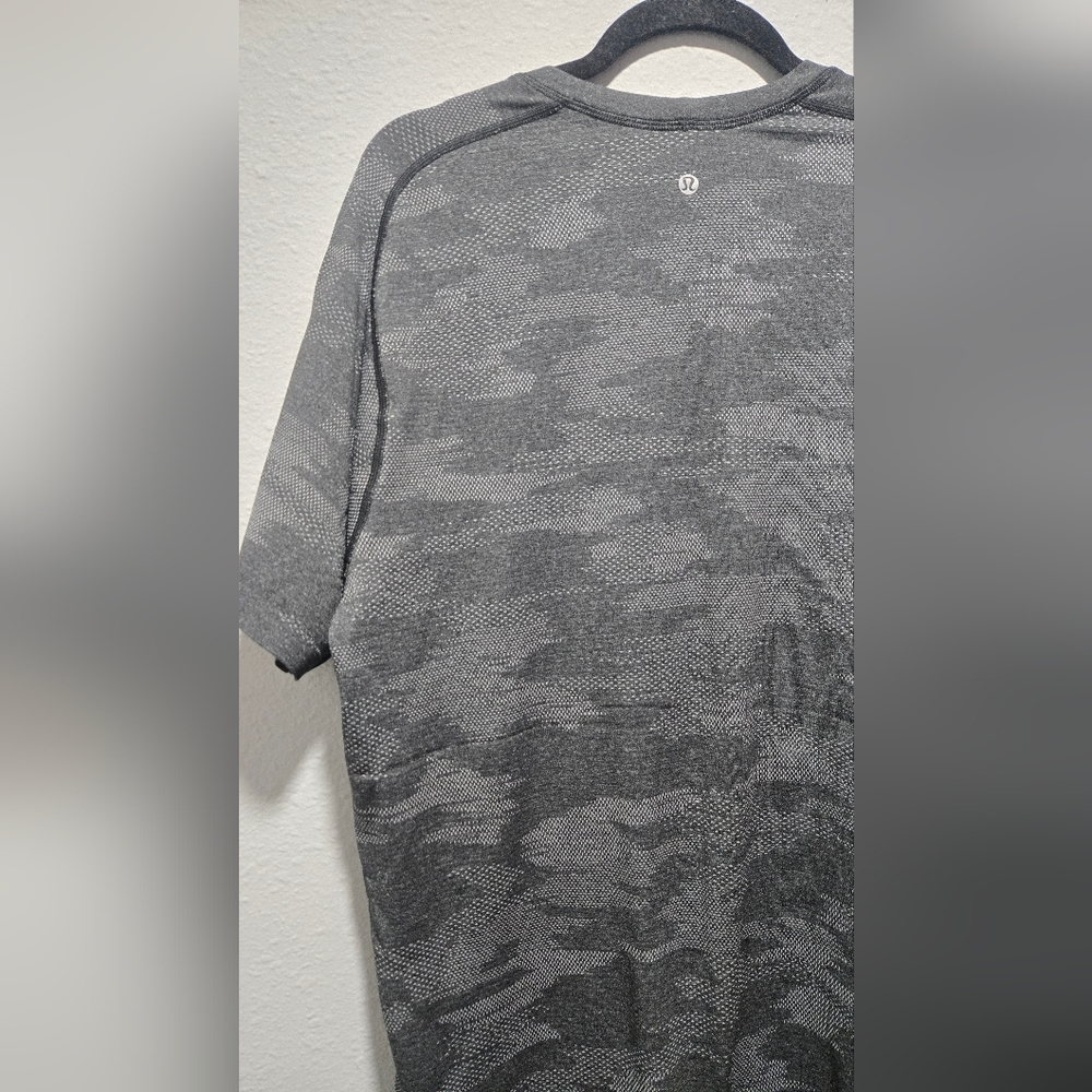 Lululemon Mens Metal Vent Tech Camo Short Sleeve Shirt Size XL - Picture 7 of 11